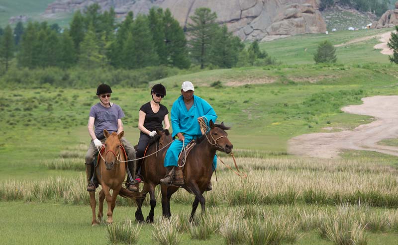horse riding tours mongolia 